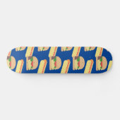 Farbenfrohe Burger Hotdog-Muster Name Skateboard (Horizontal)