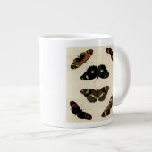 Farbenfrohe Butterfly-Medley auf Creme Background Jumbo-Tasse (Vorderseite Rechts)