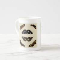 Farbenfrohe Butterfly-Medley auf Creme Background