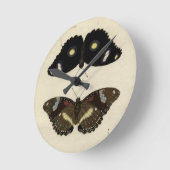 Farbenfrohe Butterfly-Medley auf Creme Background Runde Wanduhr (Winkel)