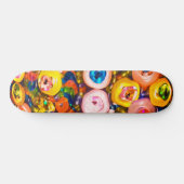 Farbenfrohe Button Juwelen Skateboard (Horizontal)