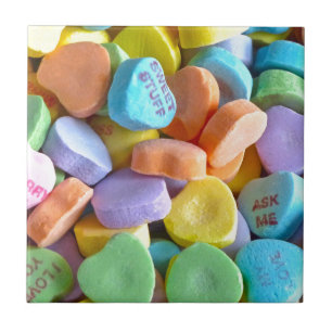Farbenfrohe Candy Hearts Fliese