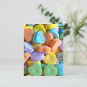 Farbenfrohe Candy Hearts Postkarte (Stehend Vorderseite)