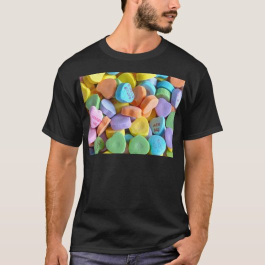 Farbenfrohe Candy Hearts T-Shirt (Vorderseite)