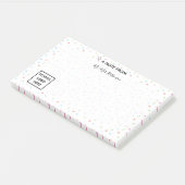 Farbenfrohe Confetti-Sterne und Schokolade-Regenle Post-it Klebezettel (angewinkelt)