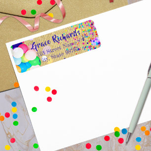 Farbenfrohe Confetti und Balloons Feiertag