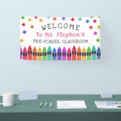 Farbenfrohe Crayons Stars Begrüßungslehrer im Klas Banner (Messe)