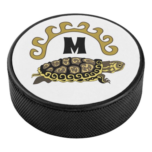 Farbenfrohe Cumberland Slide Turtle Monogram Eishockey Puck (3/4)