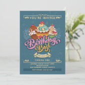 Farbenfrohe Cupcake-Süßigkeiten am Blue Birthday Einladung (Stehend Vorderseite)