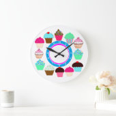 Farbenfrohe Cupcakes - Personalisiert Große Wanduhr (Zuhause)