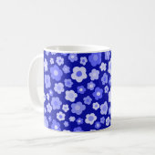 Farbenfrohe Daisies floral Retro Muster Bold Blue Kaffeetasse (Vorderseite Links)