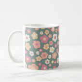 Farbenfrohe Daisies florales Retro Muster Pastel Kaffeetasse (Links)