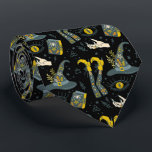 Farbenfrohe Darstellung der Halloween-Symbole Krawatte<br><div class="desc">Halloween,  bunte Symbole,  nahtloses Muster in blau-grauen und gelben Tönen auf schwarzem Hintergrund.</div>