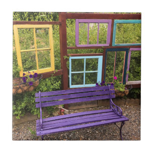 Farbenfrohe Dekoration aus Windows & Bench Garden Fliese