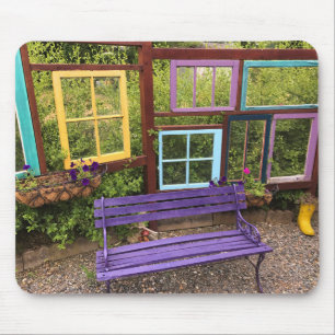 Farbenfrohe Dekoration aus Windows & Bench Garden Mousepad