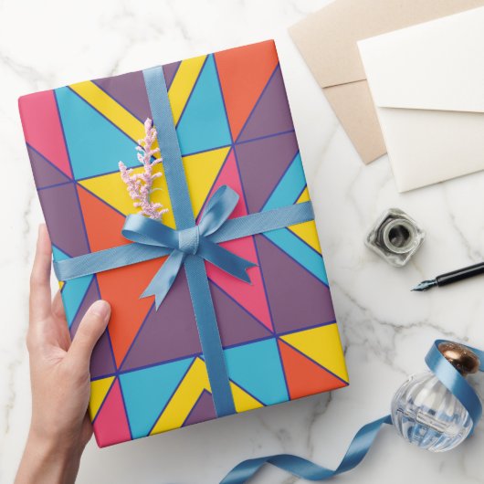 Farbenfrohe Diamantdreieck Geometrie Geschenkpapier (Schenken)