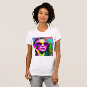 Farbenfrohe Digitale Kunst Hübsche Lady in Sonnenb T-Shirt (Vorne ganz)