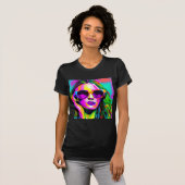 Farbenfrohe Digitale Kunst Hübsche Lady in Sonnenb T-Shirt (Vorne ganz)