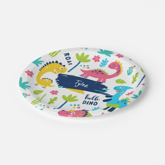 Farbenfrohe Dinosaurier-Muster mit Kindernamen Geb Pappteller (Schrägansicht)