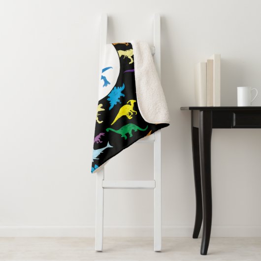 Farbenfrohe Dinosaurier Wasserfarbe Kindermuster Sherpadecke (Beispiel)