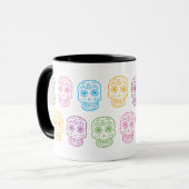 Farbenfrohe Doodle Skulls Tasse (Vorderseite Links)