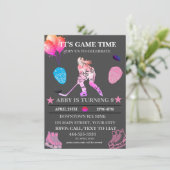 Farbenfrohe Eishockey Geburtstagsthema Einladung (Stehend Vorderseite)