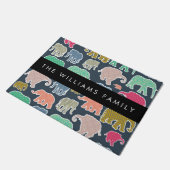 Farbenfrohe Elefanten, Elefantenmuster, Ihr Name Fußmatte (Schrägansicht)