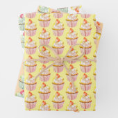 Farbenfrohe Erdbeere Topped Cupcake Muster Geschenkpapier Set (Beispiel)