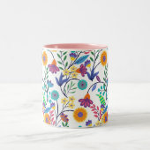 Farbenfrohe, exotische, florale Hintergrundmuster- Zweifarbige Tasse (Mittel)