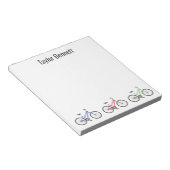 Farbenfrohe Fahrräder mit Personalisiertem Notepad Notizblock (angewinkelt)