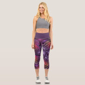 Farbenfrohe Fantasie Abstrakte Trippy Lila Fraktal Capri Leggings (Vorderseite)