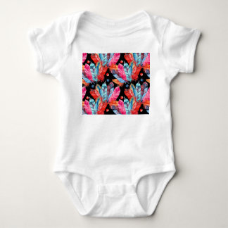 Farbenfrohe Federn, boho, nahtlos, lebendig. Baby Strampler