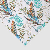 Farbenfrohe Federn und Ferne Seidenpapier (Ausschnitt)