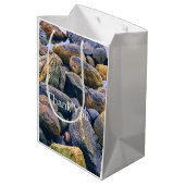 Farbenfrohe Felsen Mittlere Geschenktüte (Rückseite Schrägansicht)