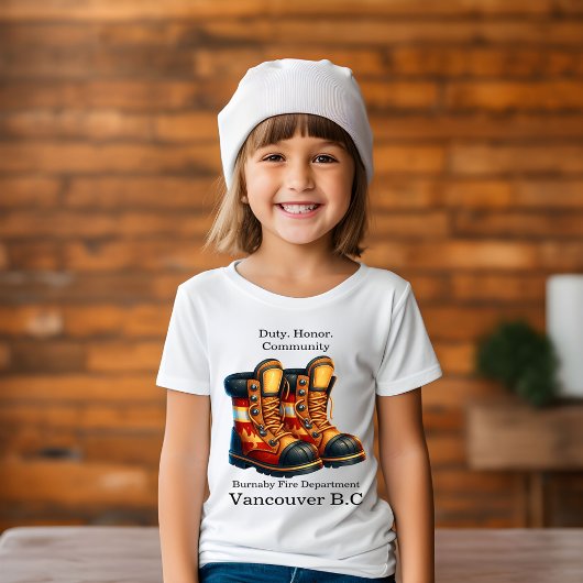 Farbenfrohe Feuerwehrschuhe für Action vorbereitet T-Shirt