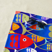 Farbenfrohe Fische Art Déco-Monogramm Strandtuch (Beispiel)