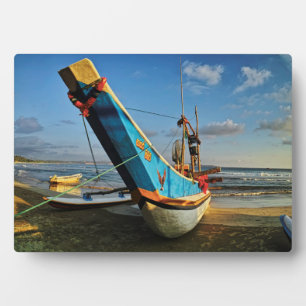 Farbenfrohe Fischerboote am Meer Fotoplatte