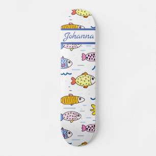 Farbenfrohe Fischschule Skateboard