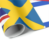 Farbenfrohe Flaggen rund um das Geschenk der Welt Geschenkpapier (Rolleneckpunkt)