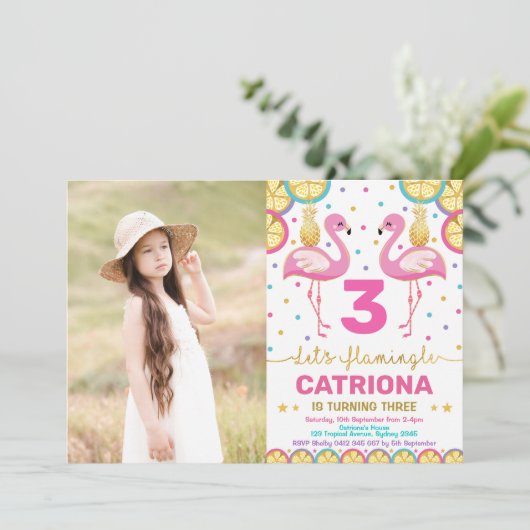 Farbenfrohe Flamingo Party Tropical Luau Geburtsta Einladung (Stehend Vorderseite)