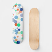 Farbenfrohe Floating Moderne Polka Dot Muster Skateboard (Vorderseite)