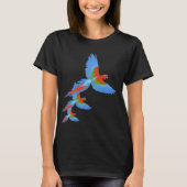 Farbenfrohe Flying Macaws T-Shirt (Vorderseite)