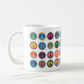 Farbenfrohe Friedenssymbole Kaffeetasse (Links)