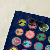 Farbenfrohe Friedenssymbole Strandtuch (Beispiel)