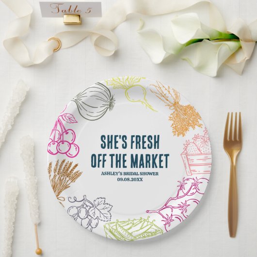 Farbenfrohe Frisch auf dem Markt Brautparty Pappteller (Hochzeit)
