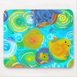 Farbenfrohe Frösche auf farbenfrohem Wasser  Mousepad