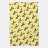 Farbenfrohe Froschtoiletten auf gelbem Küchentuch (Vertikal)