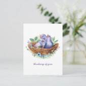 Farbenfrohe Frühjahrsjunge Vögel im Nest Denken Si Postkarte (Stehend Vorderseite)