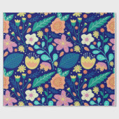 Farbenfrohe Frühlingsblumen auf blau Geschenkpapier (Flach)