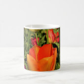 Farbenfrohe Frühlingshuppen Kaffeetasse (Mittel)